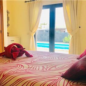 2 Bedroom Villa with Pool in Playa Blanca, Sleeps 4